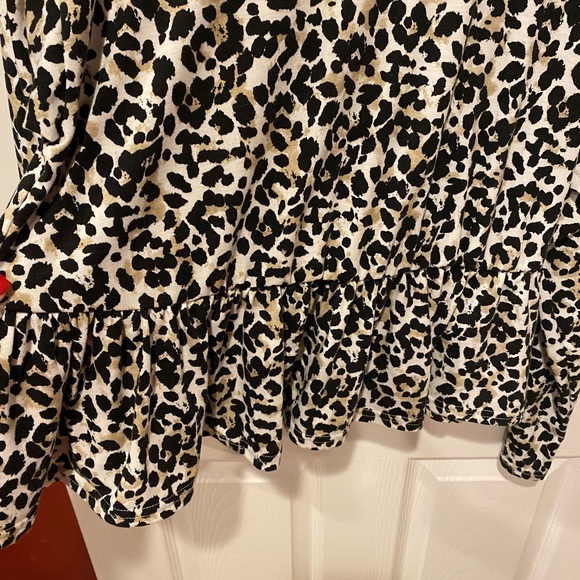 Animal Print Top - Picture 3 of 5
